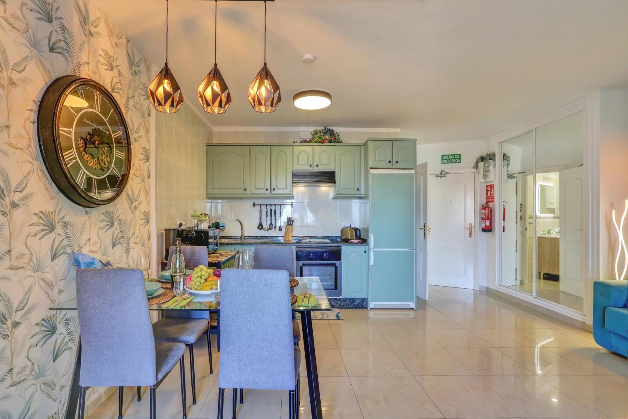Luxory Dreamy Sunset, Seafront, Direct Access To The Promenade,Wifi,Pool,Free Parking Apartamento Los Cristianos  Exterior foto