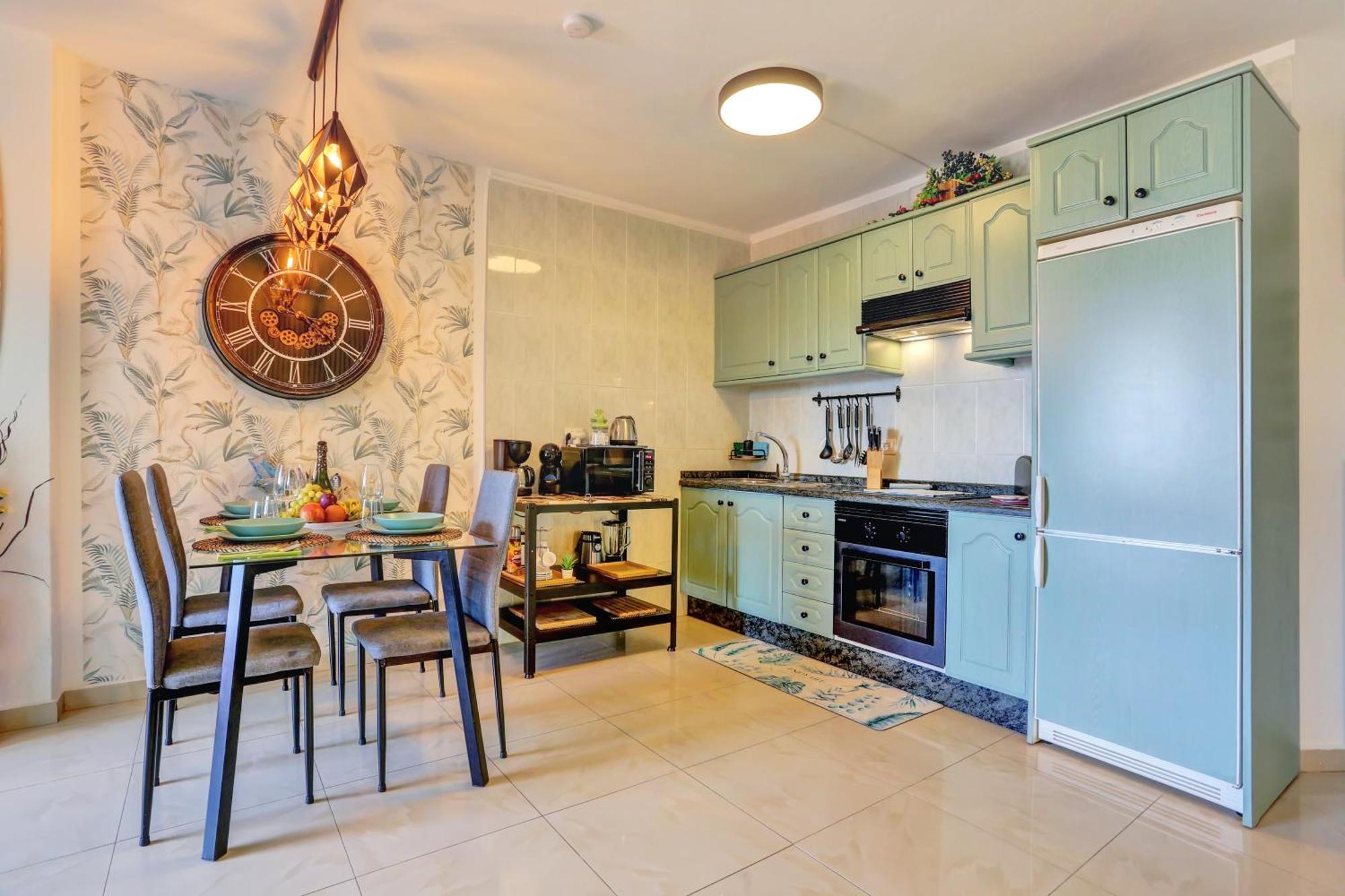 Luxory Dreamy Sunset, Seafront, Direct Access To The Promenade,Wifi,Pool,Free Parking Apartamento Los Cristianos  Exterior foto